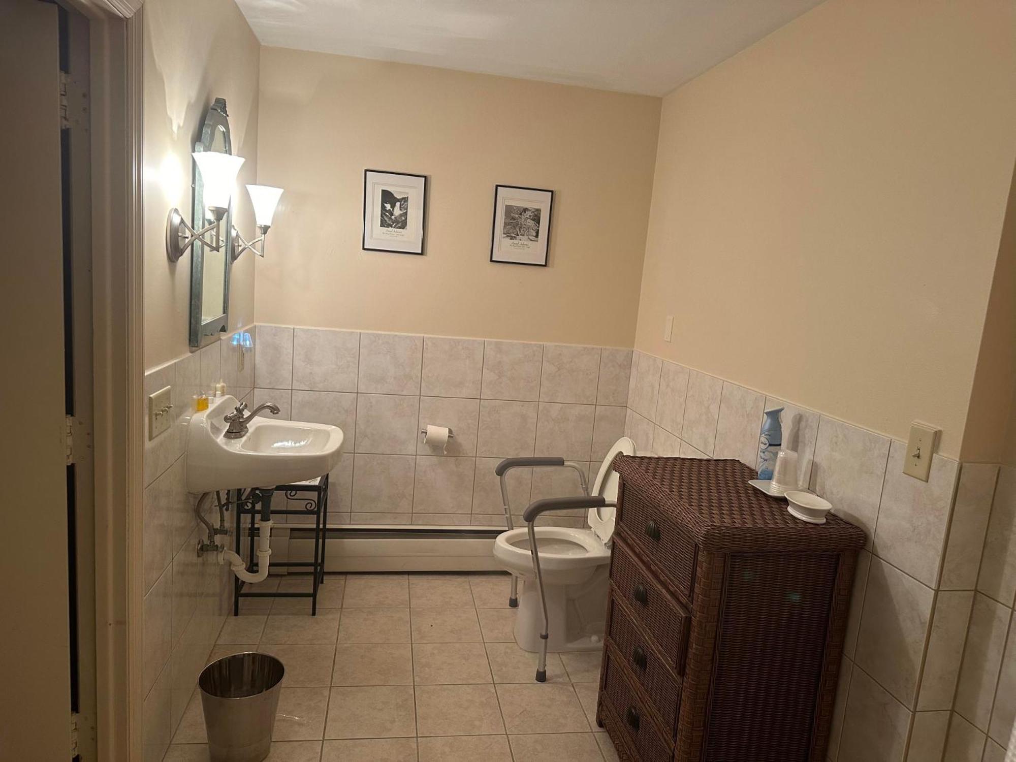 The Oaks B&B Hotel And Spiritual Center Jamestown Luaran gambar